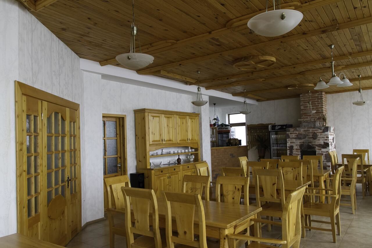 Отель Alpenhaus Kazbegi Hotel & Restaurant Степанцминда