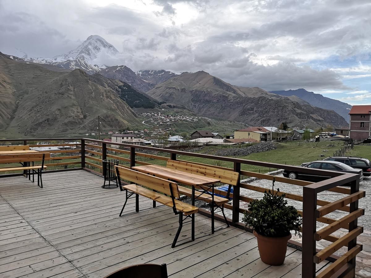 Отель Alpenhaus Kazbegi Hotel & Restaurant Степанцминда-44